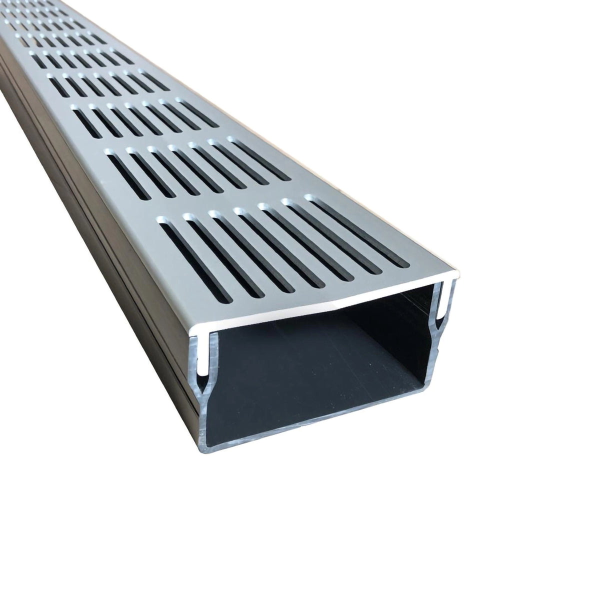 Entwässerungsrinne UD Pro 100 silber mit Rinnenkörper aus schwarzem Hart-PVC #A0003383
#A0003387