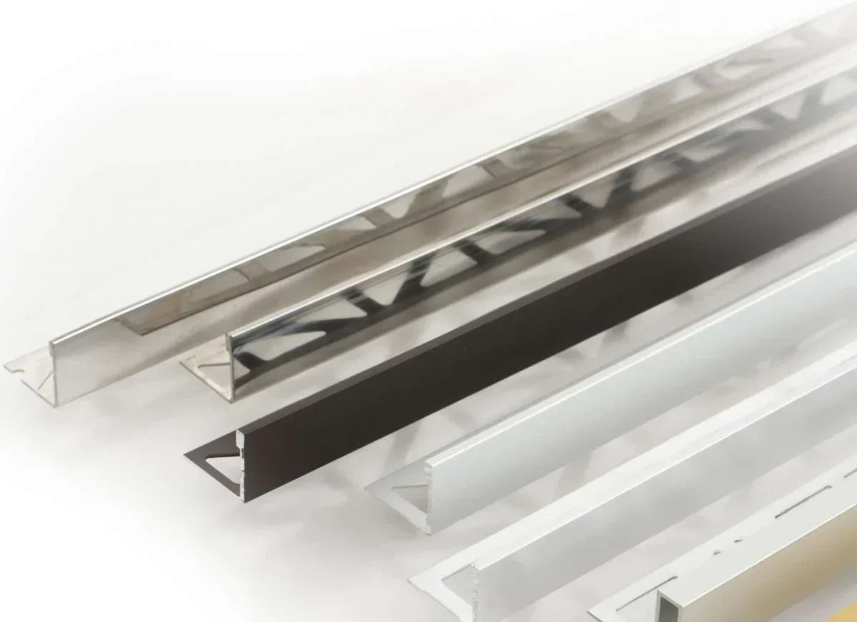 Tegelprofielen - metaal of kunststof?