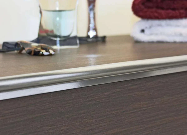 Tegelprofielen over de tegels