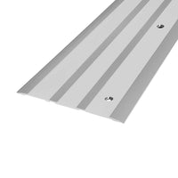 Abdeckprofil Aluminium gebohrt in 100mm Breite mit mehrfach geriffelter Oberfläche
#A0002939
#A0002943
