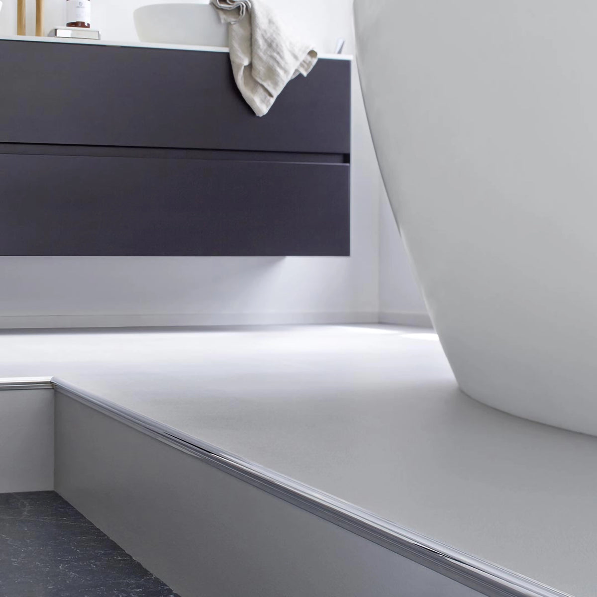 Ambientebild Florentiner Treppenprofil Alu silber im Innenbereich