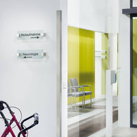 Eckschutzwinkel Edelstahl natur Ambientebild im Flur eines Krankenhauses